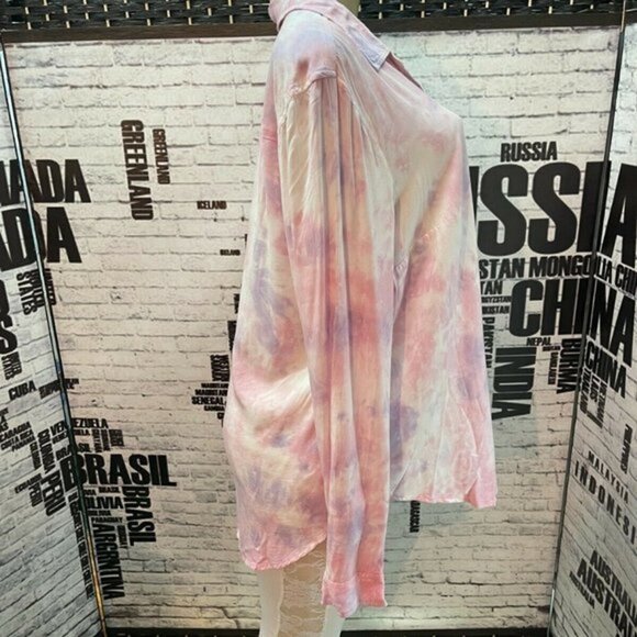 Torrid 0 Pink Tie-Dye Button Down Long Sleeve Shirt - Picture 3 of 6